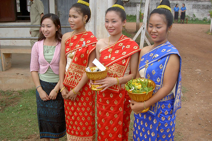 tenue traditionnelle laos sinh